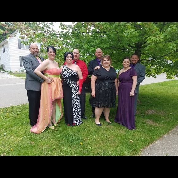 Dress - Picture 3 of 3